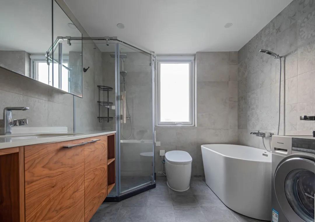 廚衛通通“開窗”衛生間塞下小浴缸，這套婚房真會裝