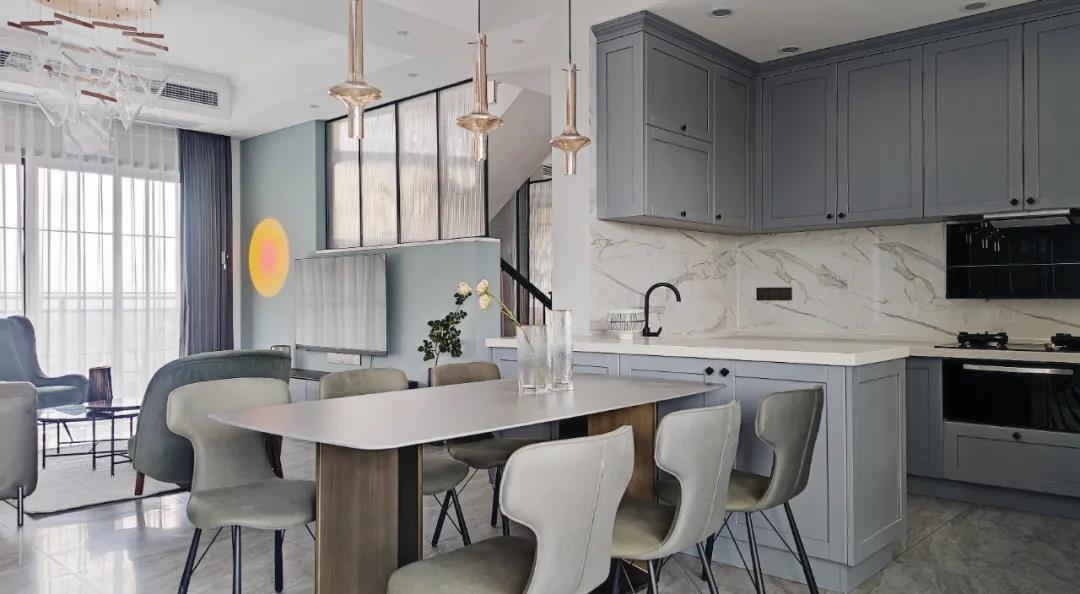 獨立套間、休閑書吧、頂樓陽臺，這個復式房超全能！