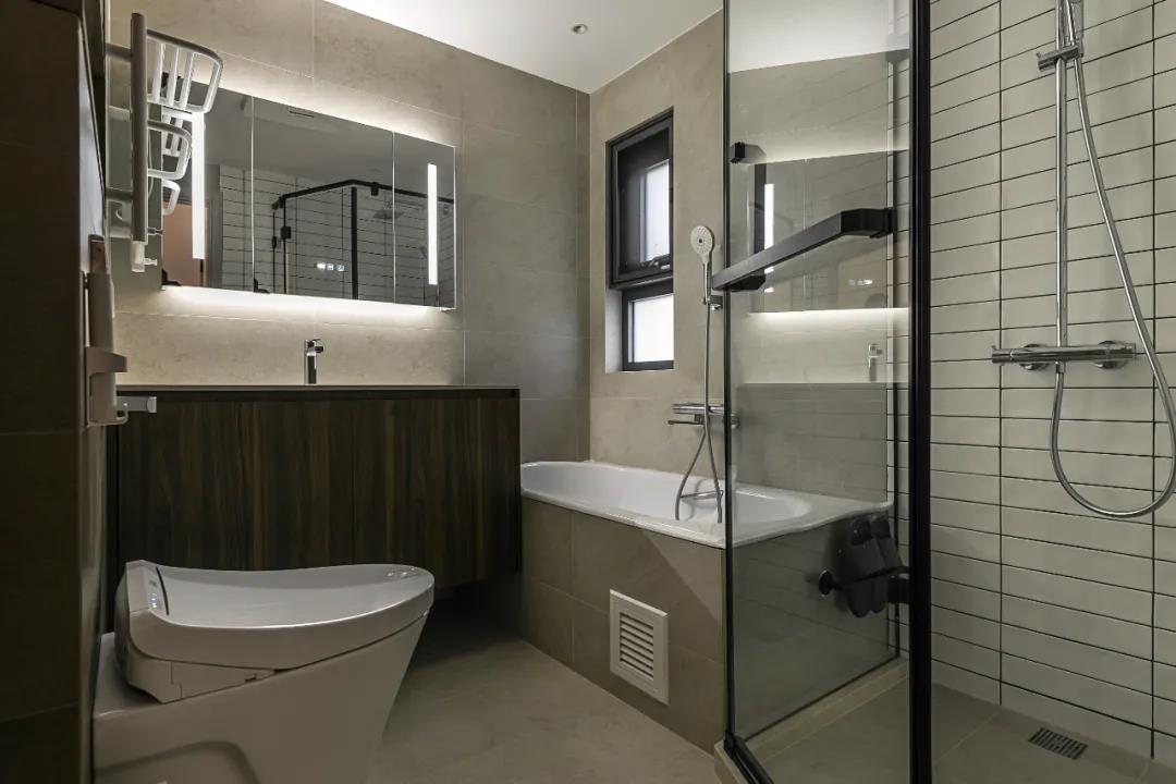 客廳打造攀巖墻、主臥隔出衣帽間，這家舊房超會改	