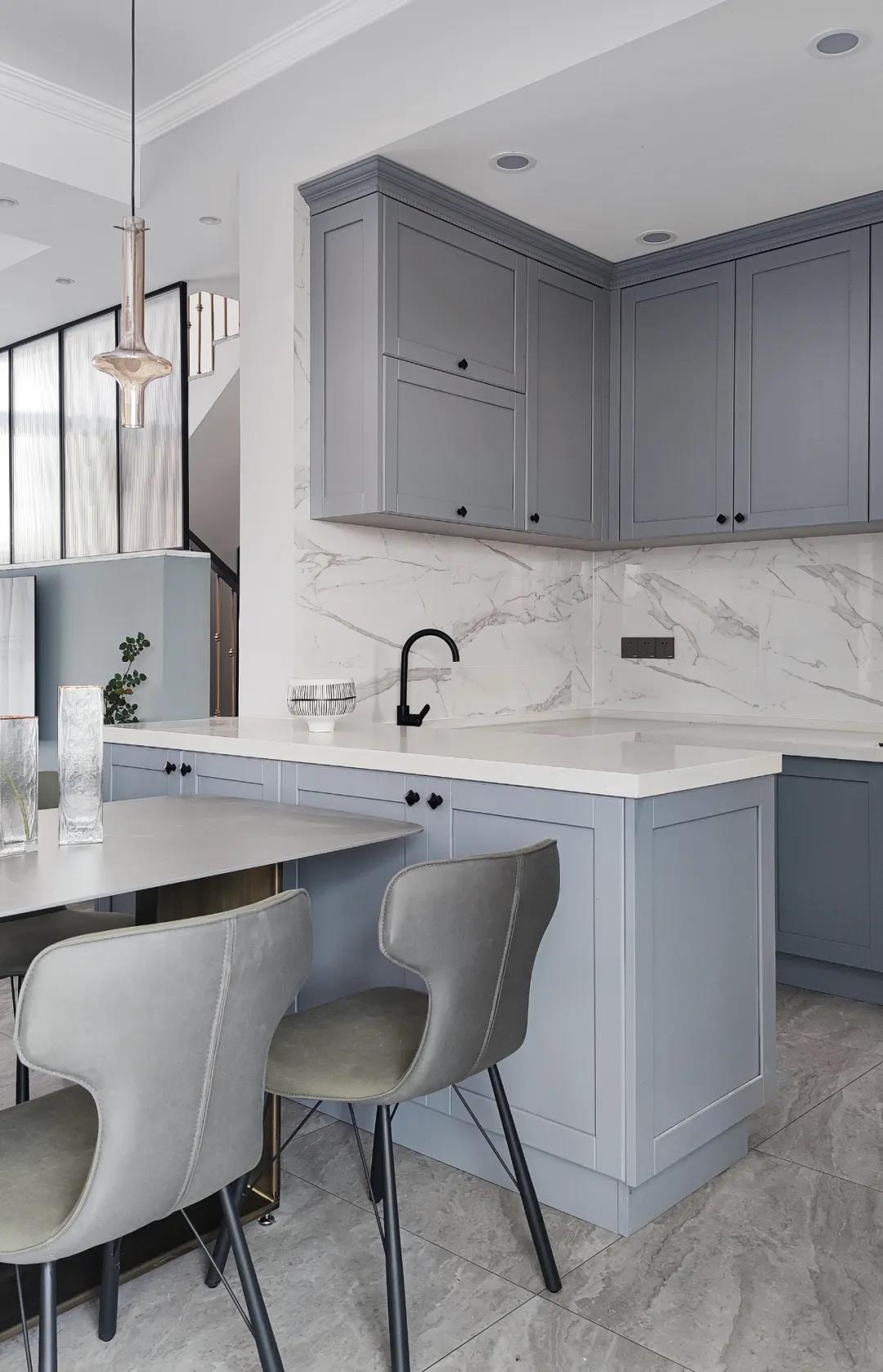 獨立套間、休閑書吧、頂樓陽臺，這個復式房超全能！