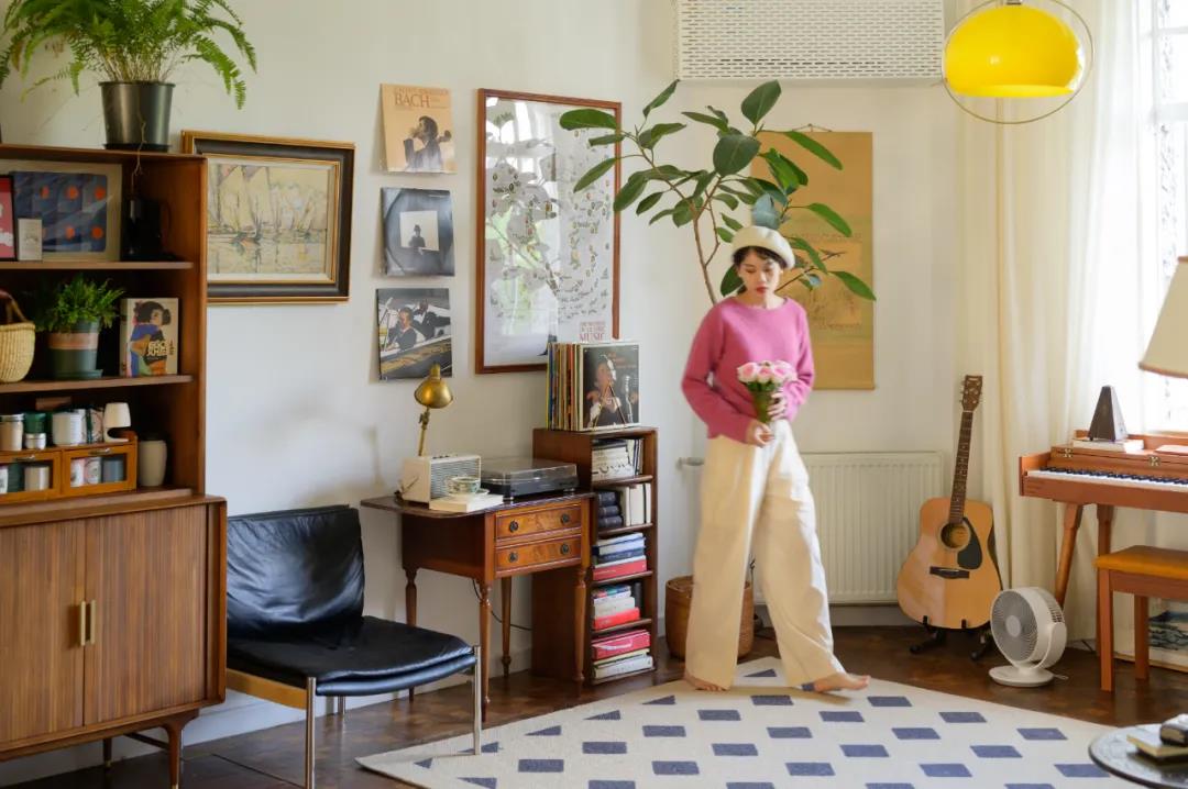 這屆情侶有多會住？格子門窗日光浴，隨性又自由	