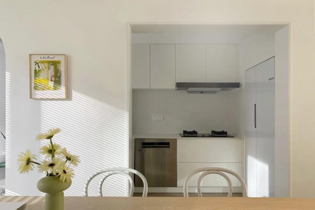 創業夫妻窮裝修，拱形門+奶油風，入住10年不過時	