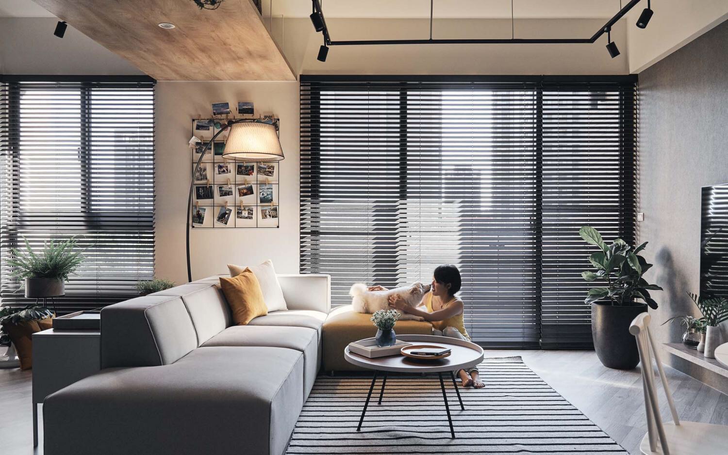 成都超酷暗黑風(fēng)住宅|一狗、兩知己，自由且浪漫！