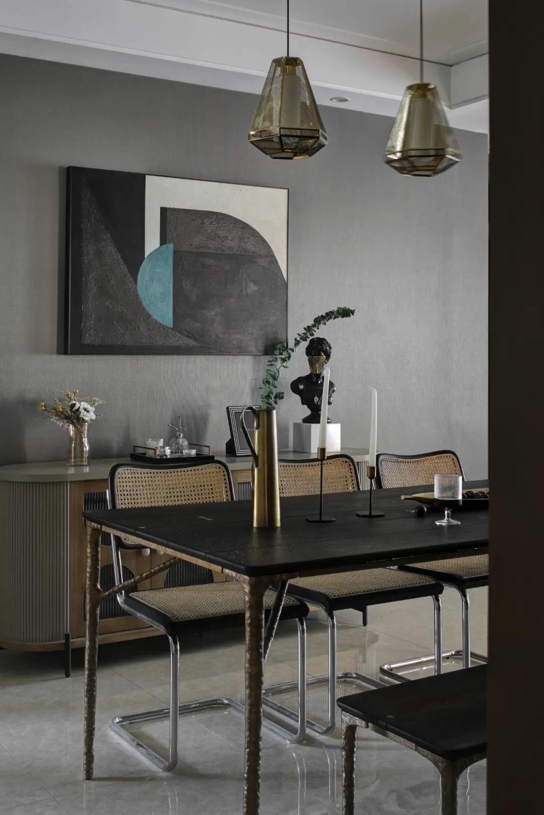 三代同堂の深度復(fù)古家，一招解決“家庭矛盾”	