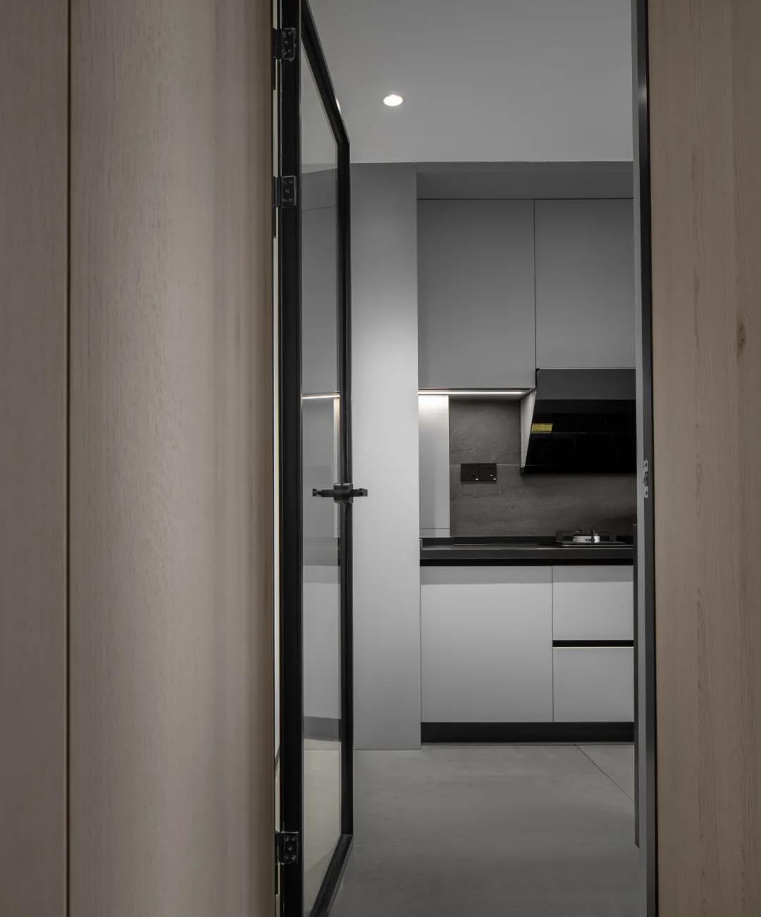 超強(qiáng)隱形收納+絕美落地窗景，這個(gè)搭配范本必看！	