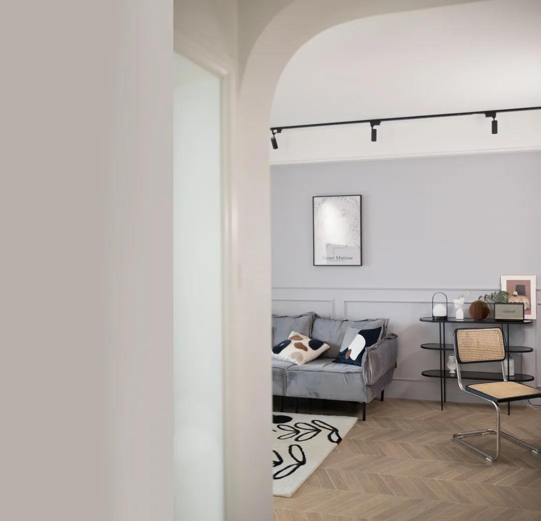 小一居改成「五臟俱全」復古套房，2喵1汪樂不思蜀~	