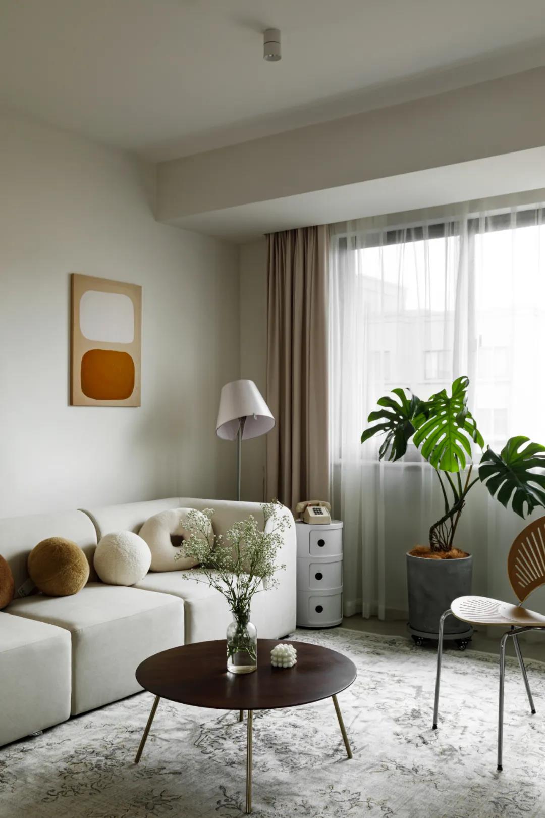 她家小復(fù)式把壁龕玩明白了，樓梯也能收納力滿分！	