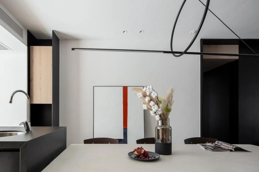 超強(qiáng)隱形收納+絕美落地窗景，這個(gè)搭配范本必看！	