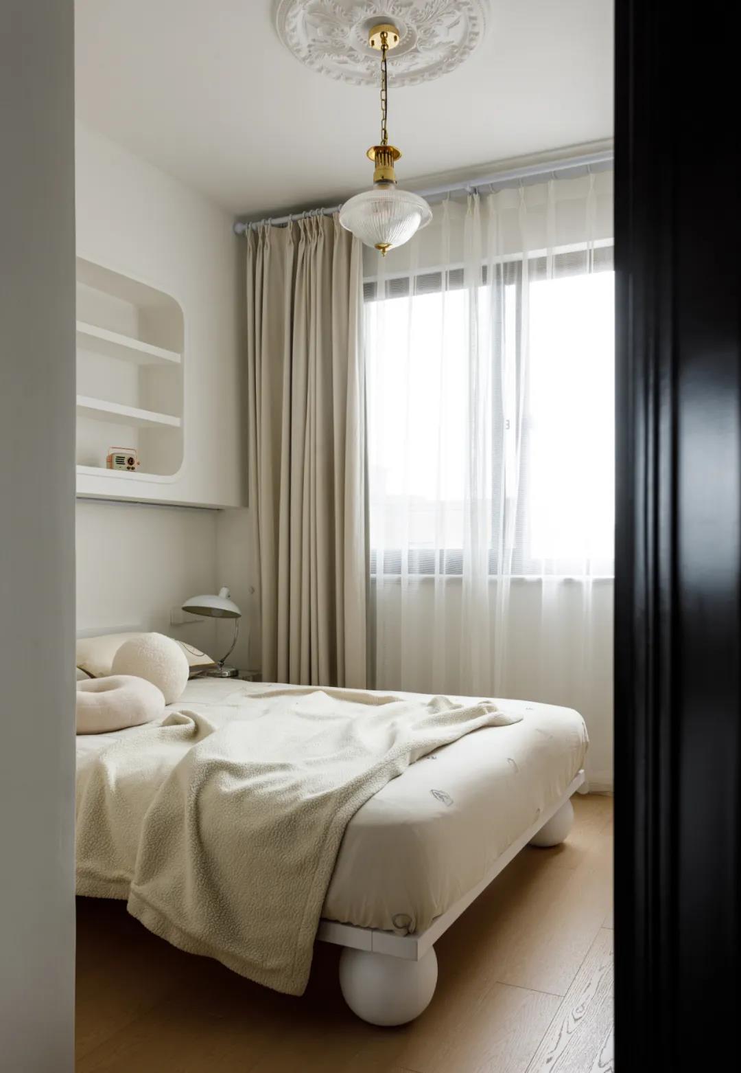 她家小復(fù)式把壁龕玩明白了，樓梯也能收納力滿分！	