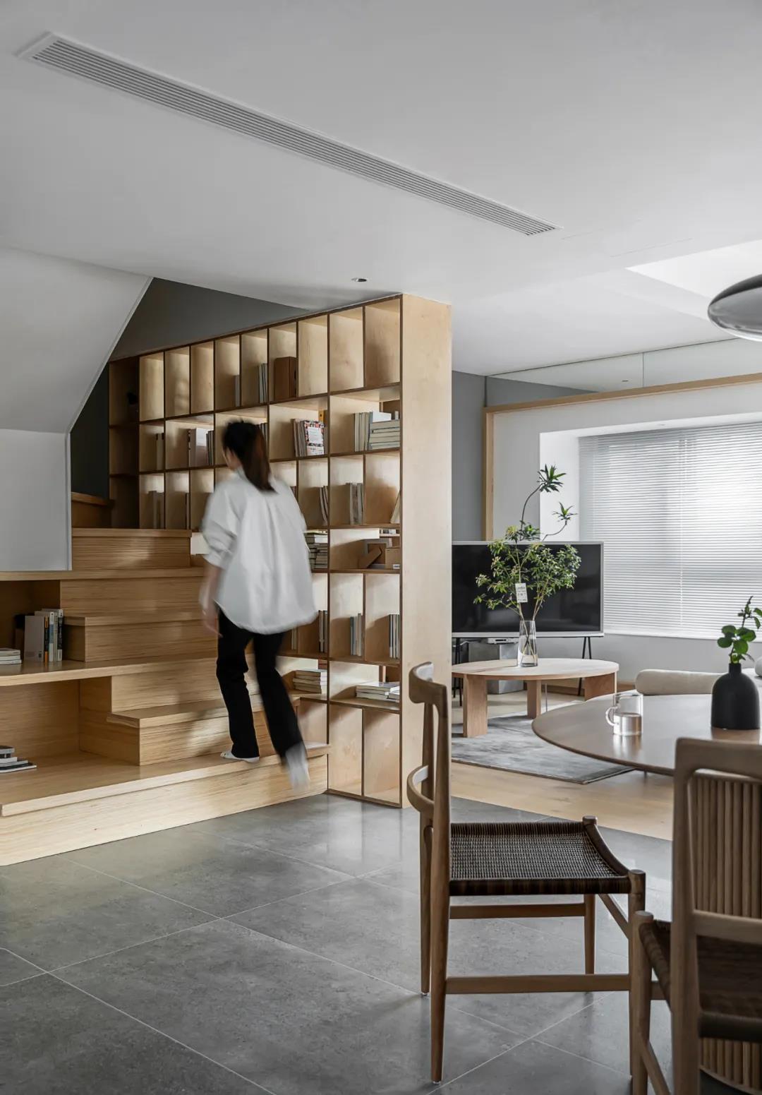 「學(xué)區(qū)房天花板」客廳是