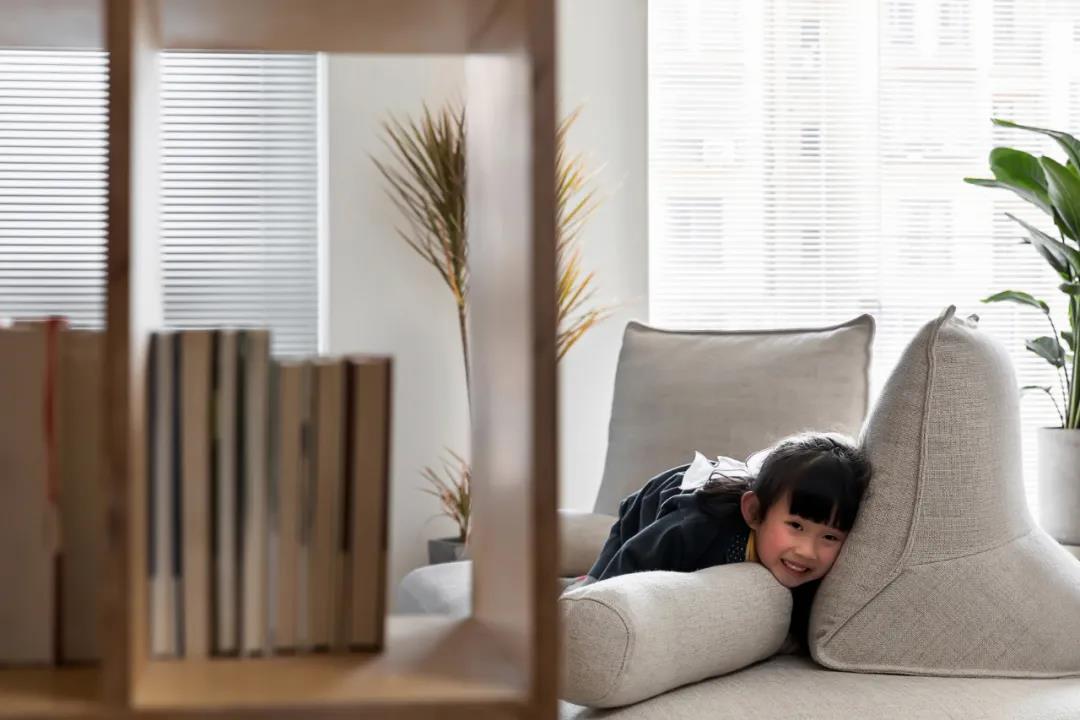 「學(xué)區(qū)房天花板」客廳是