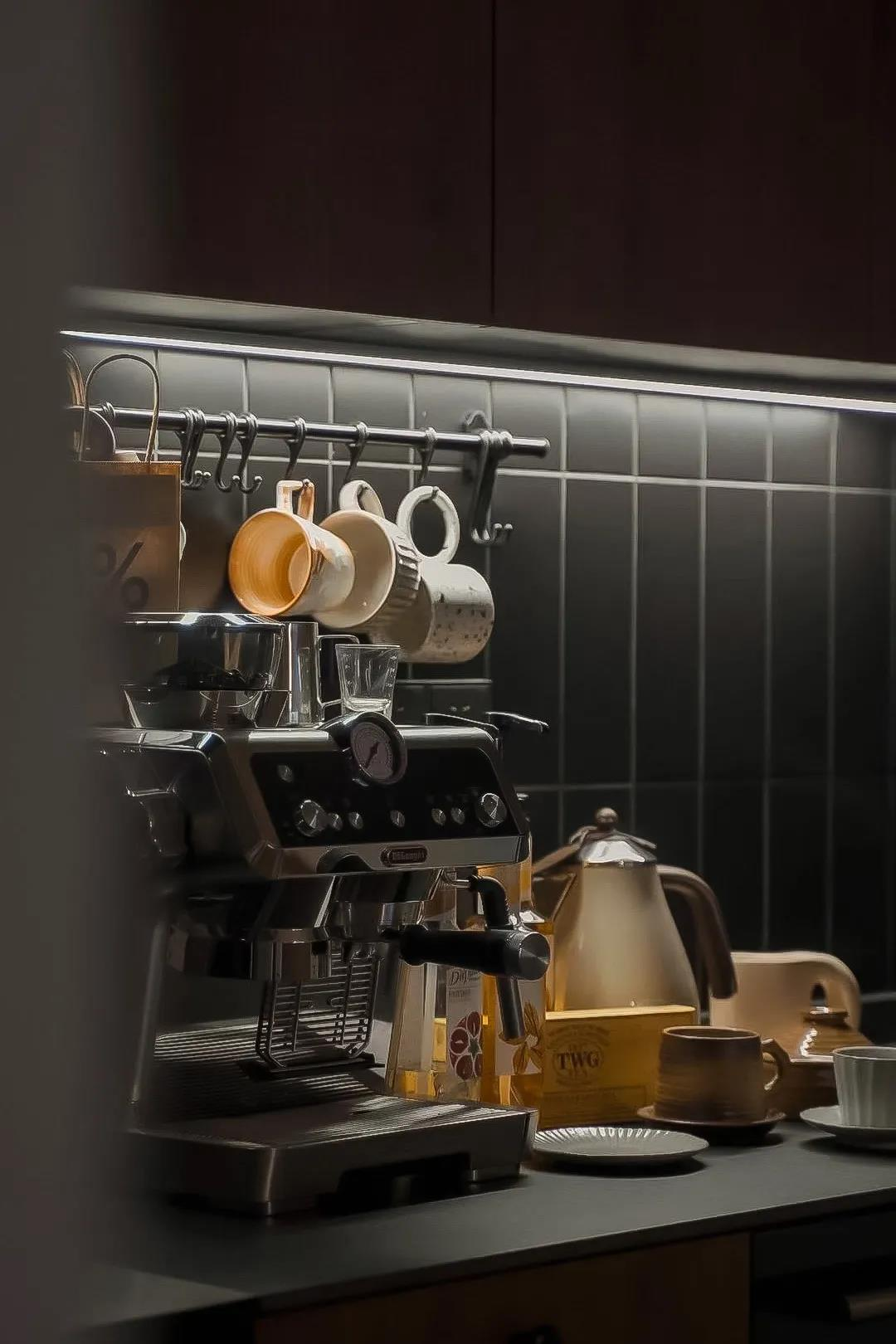 在鬧市中打造一處“靈魂靜地”，時尚海歸的110㎡獨居藝術