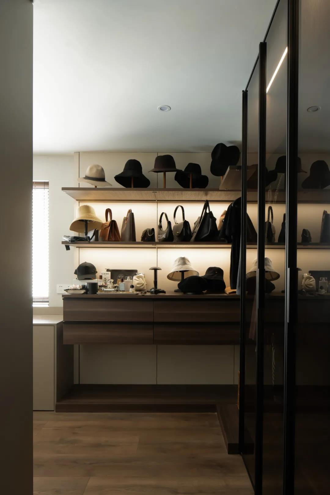 在鬧市中打造一處“靈魂靜地”，時尚海歸的110㎡獨居藝術