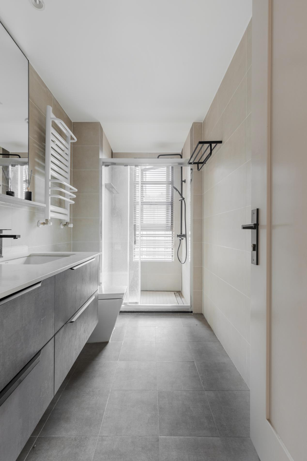 純白“裸裝”詮釋低調(diào)質(zhì)感，自然減壓重塑二孩之家