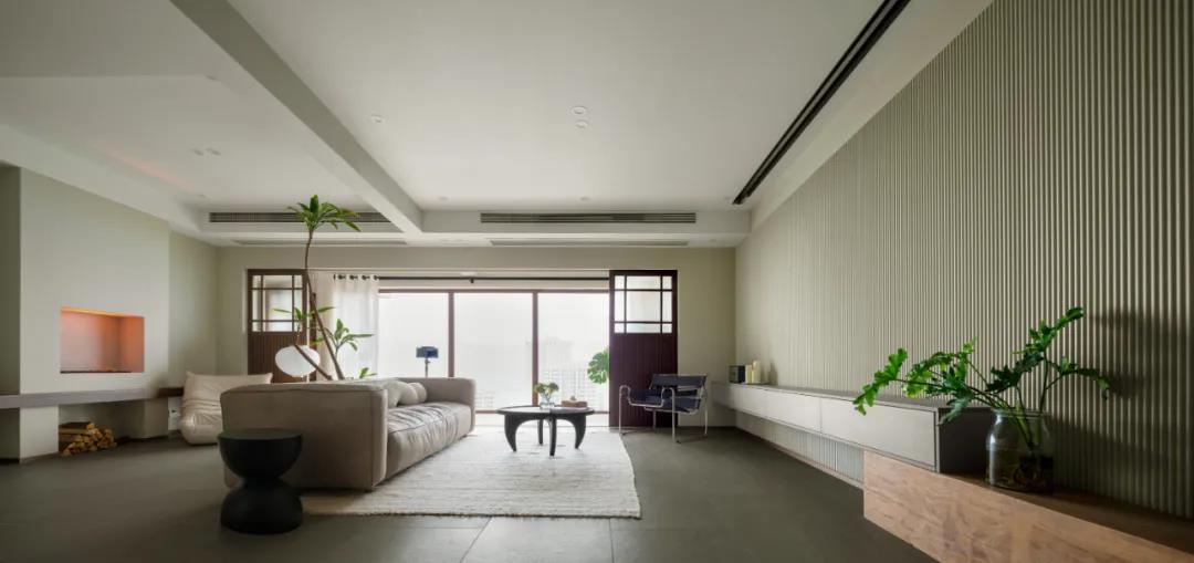 在鬧市中打造一處“靈魂靜地”，時尚海歸的110㎡獨居藝術