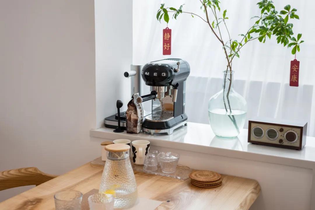 老房沒廳？80㎡三居變兩居，生活、會客、休閑面面俱到！