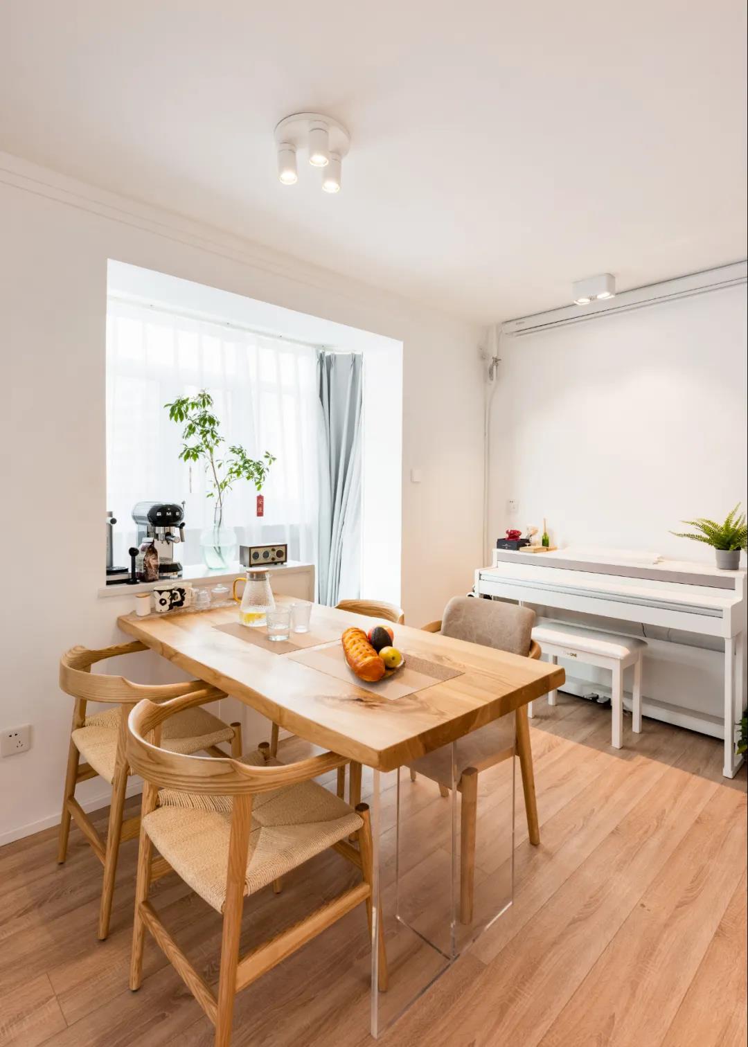 老房沒廳？80㎡三居變兩居，生活、會客、休閑面面俱到！