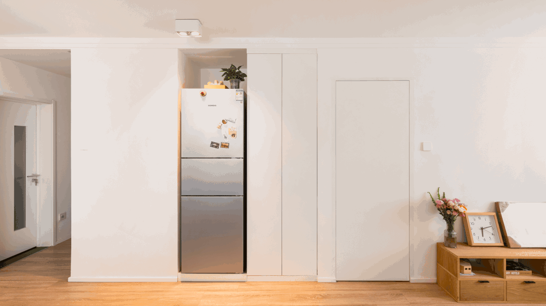 老房沒廳？80㎡三居變兩居，生活、會客、休閑面面俱到！