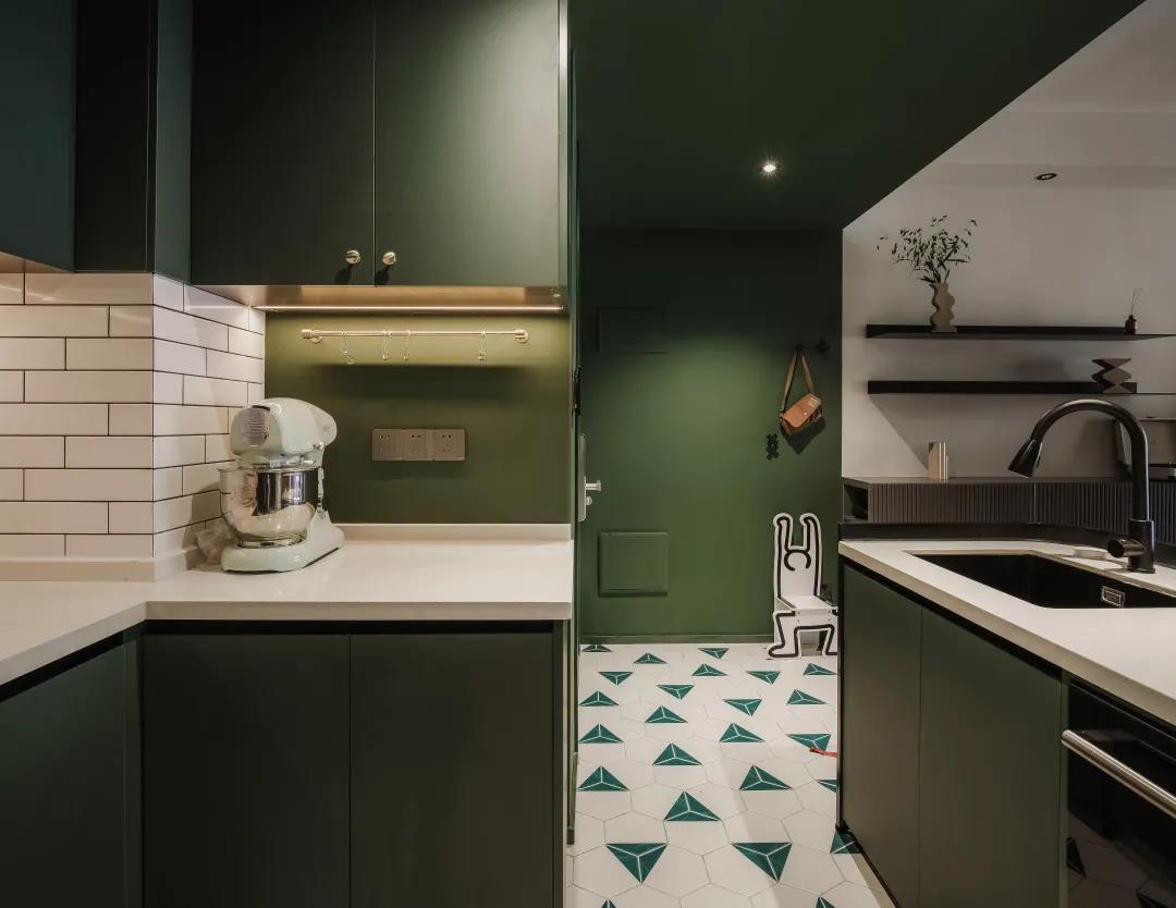 電競(jìng)書(shū)房＋衣帽間，來(lái)看124㎡「奇葩戶型」神逆襲！