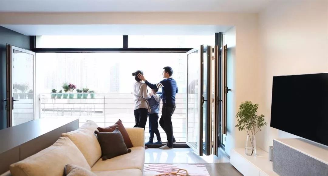 客廳變身「觀景臺」，他家90㎡學(xué)區(qū)房能坐看云卷云舒～