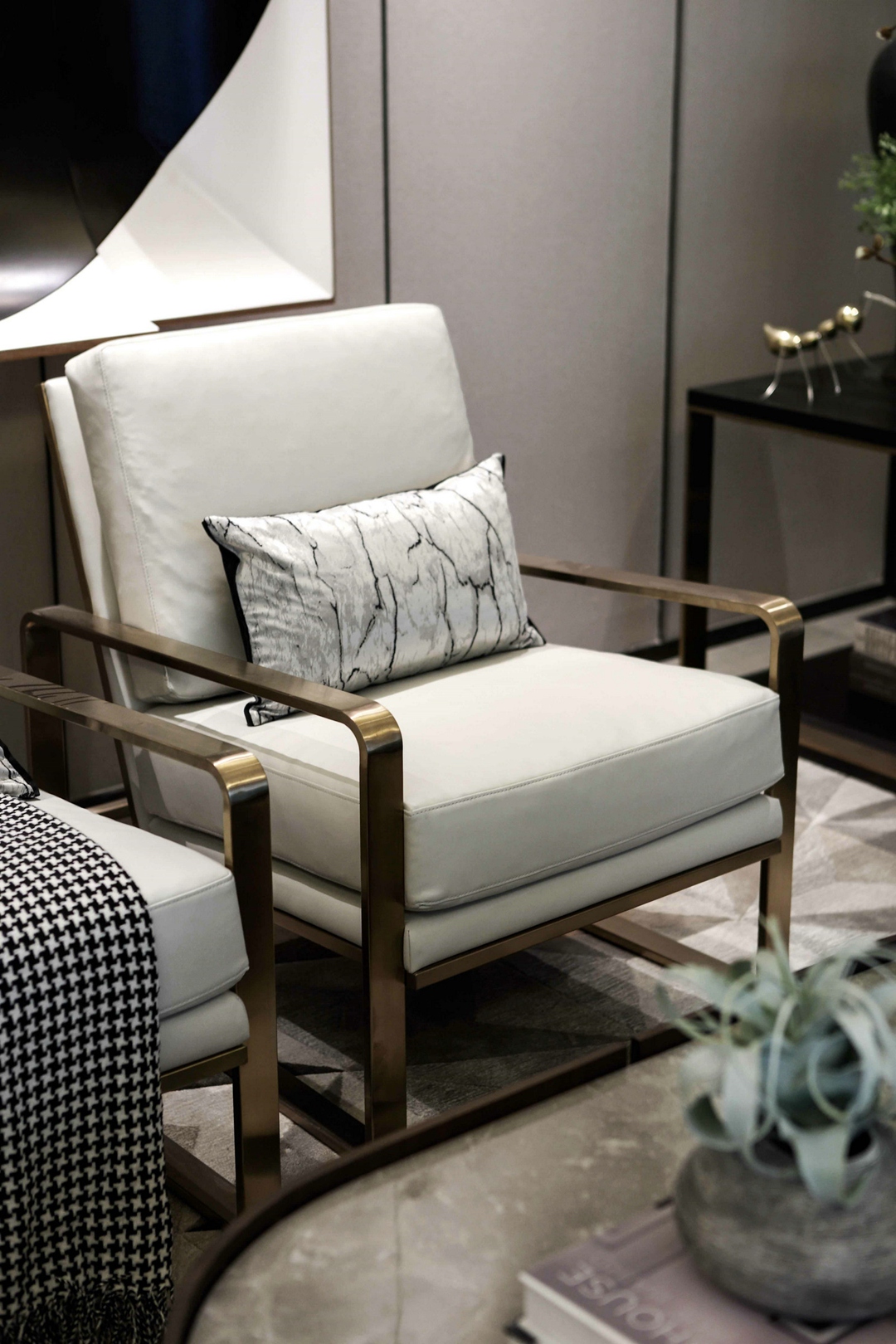 武漢145㎡超奢華「中式殿堂」，五口之家的精裝教科書(shū)！