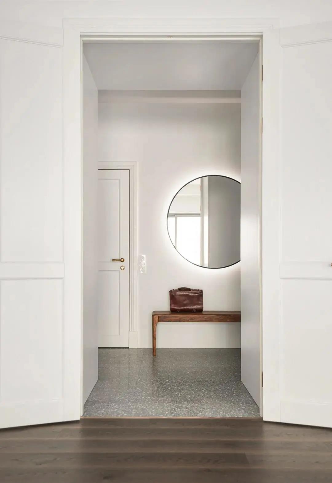 140㎡3居改2居，客廳去電視沙發(fā)，這屆年輕人真會(huì)玩！