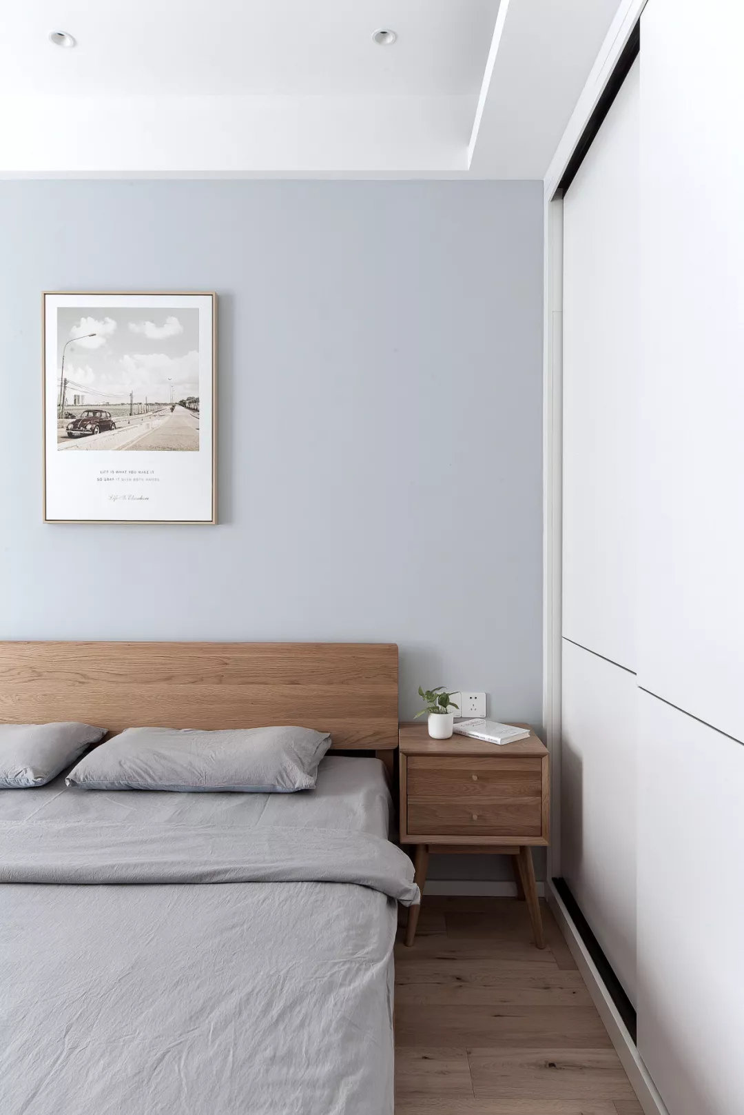 女朋友吵著要在客廳裝書房，起初我不同意，入住后好用哭了