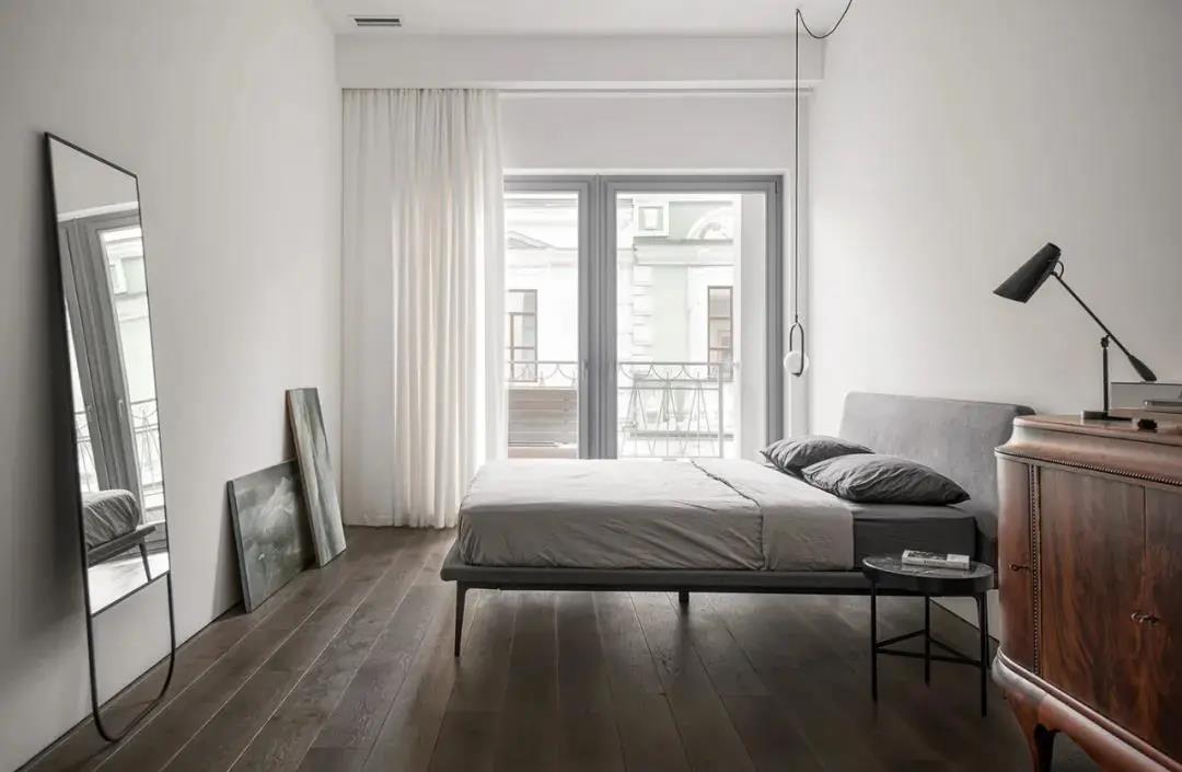 140㎡3居改2居，客廳去電視沙發(fā)，這屆年輕人真會(huì)玩！