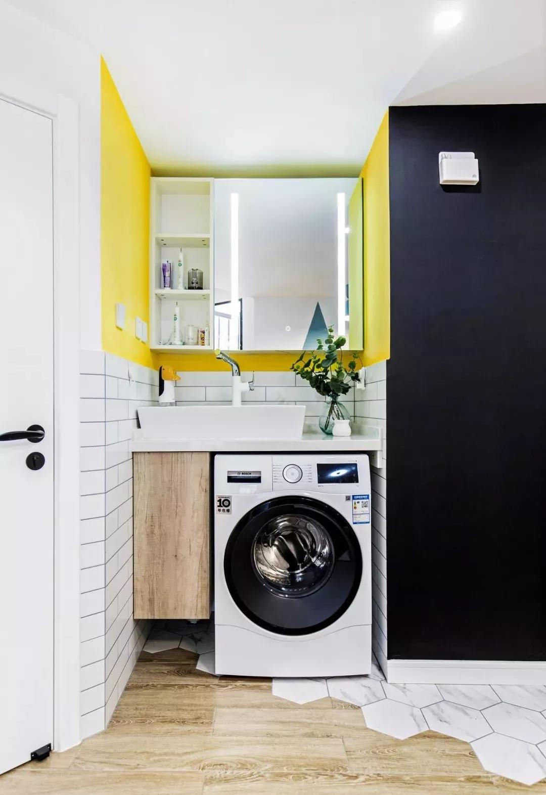 陽臺封進廚房，客廳多出一居，鄰居進門都傻眼了！