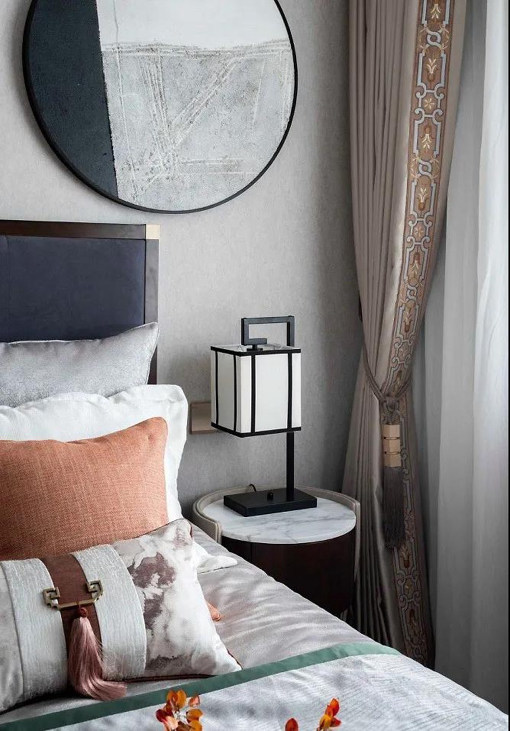 “國風(fēng)總裁”的新家，142㎡新中式三居做出獨立衣帽間，超有味