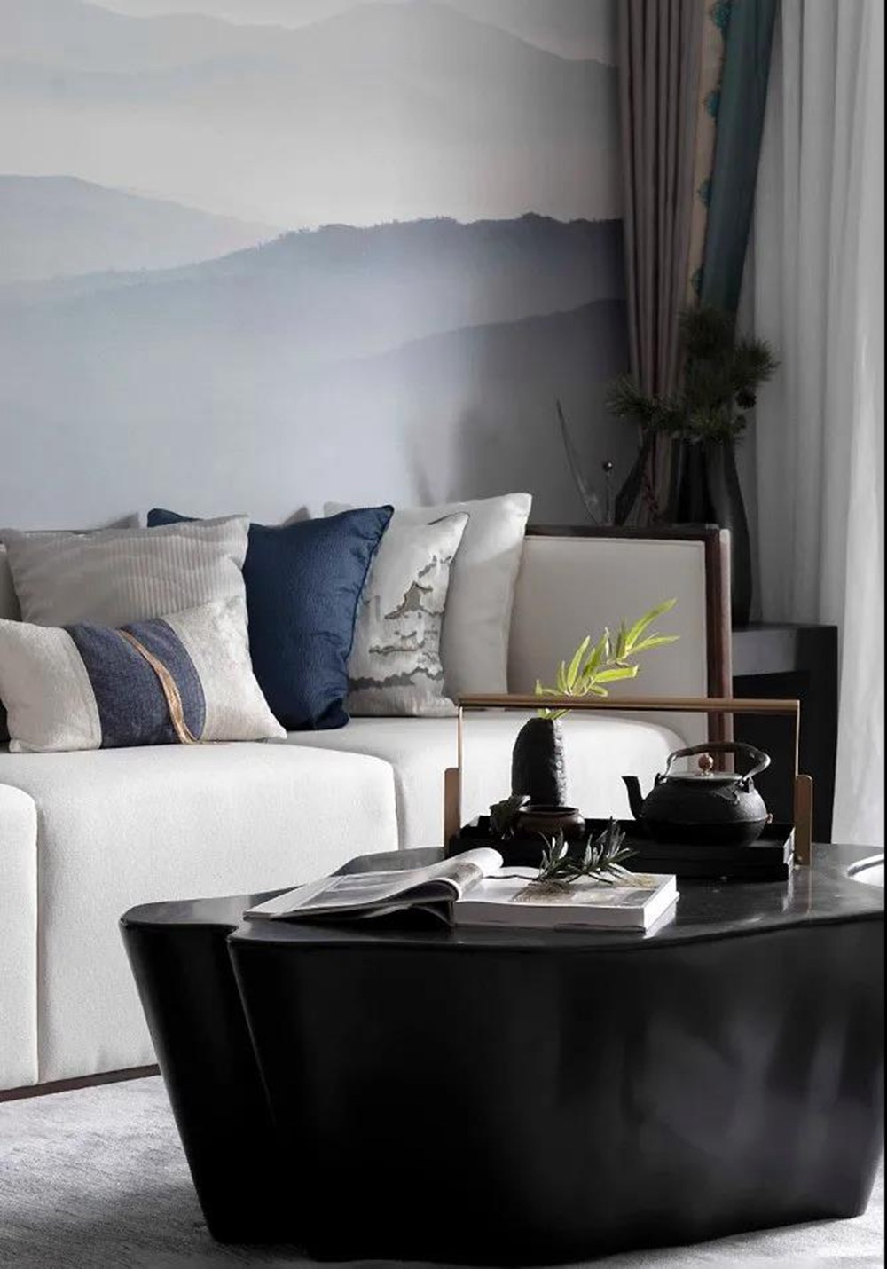 “國風(fēng)總裁”的新家，142㎡新中式三居做出獨立衣帽間，超有味