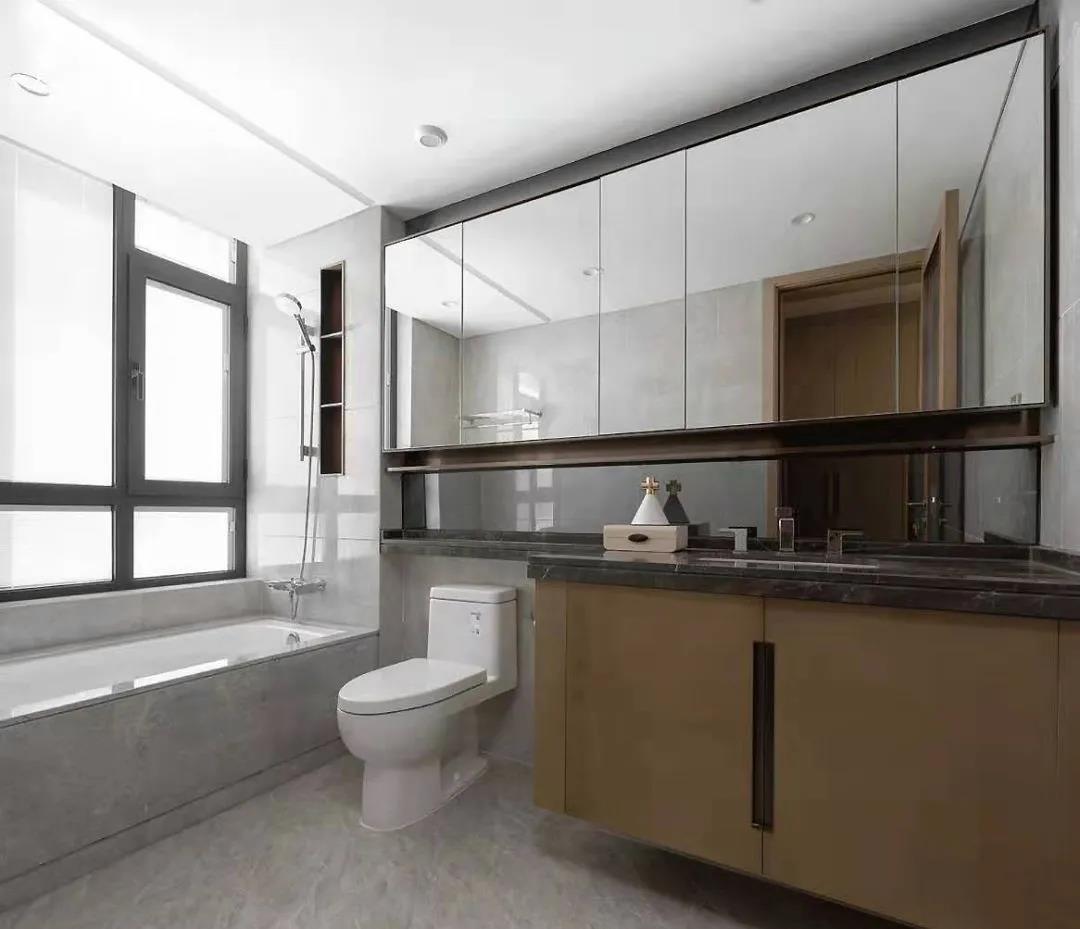 140㎡輕奢三居巧妙偷空間，做出獨(dú)立書房和浴缸，舒適極了