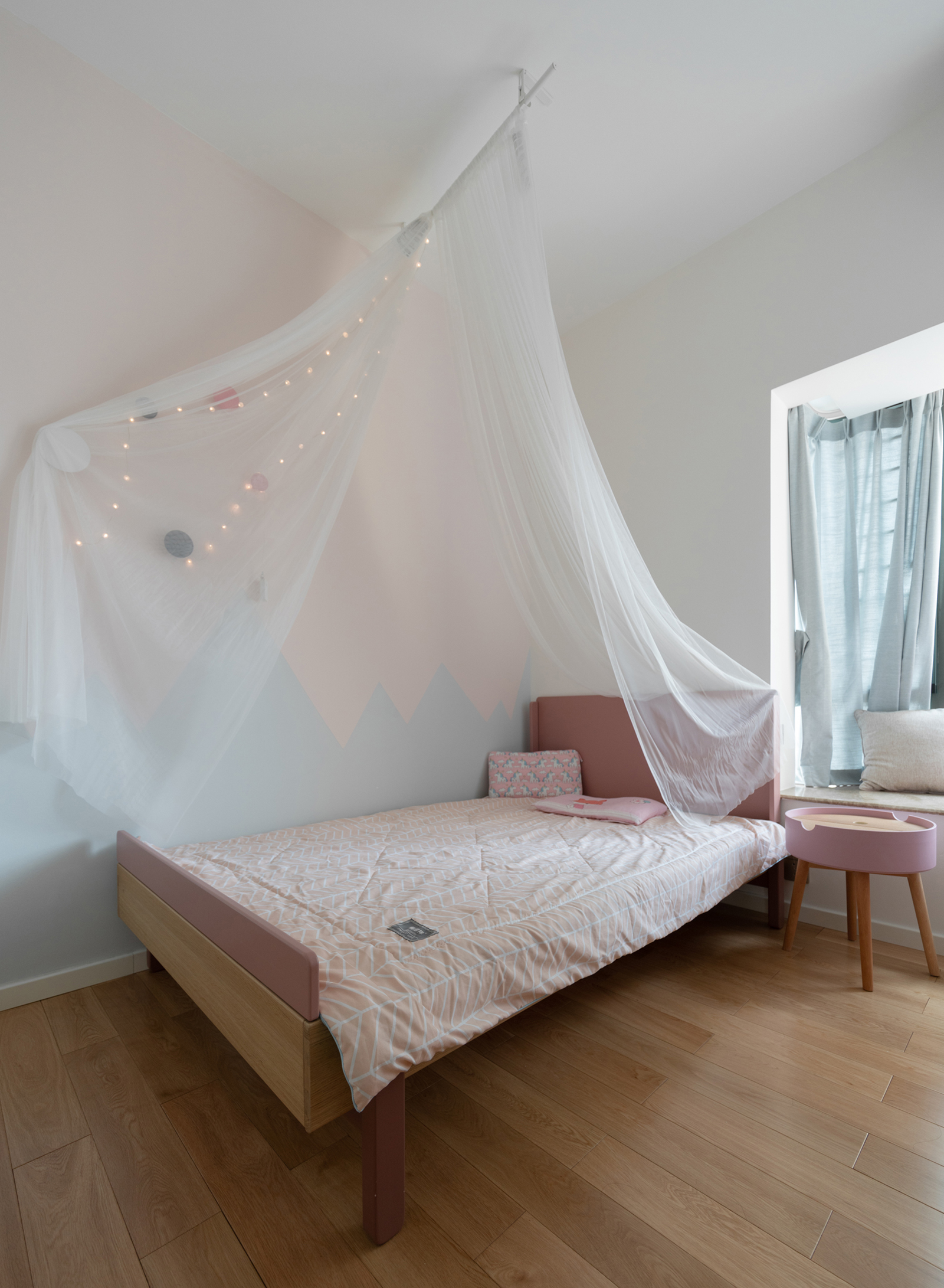 三口之家的82㎡兩居，不按常理出牌的客餐廳，顯大又能裝