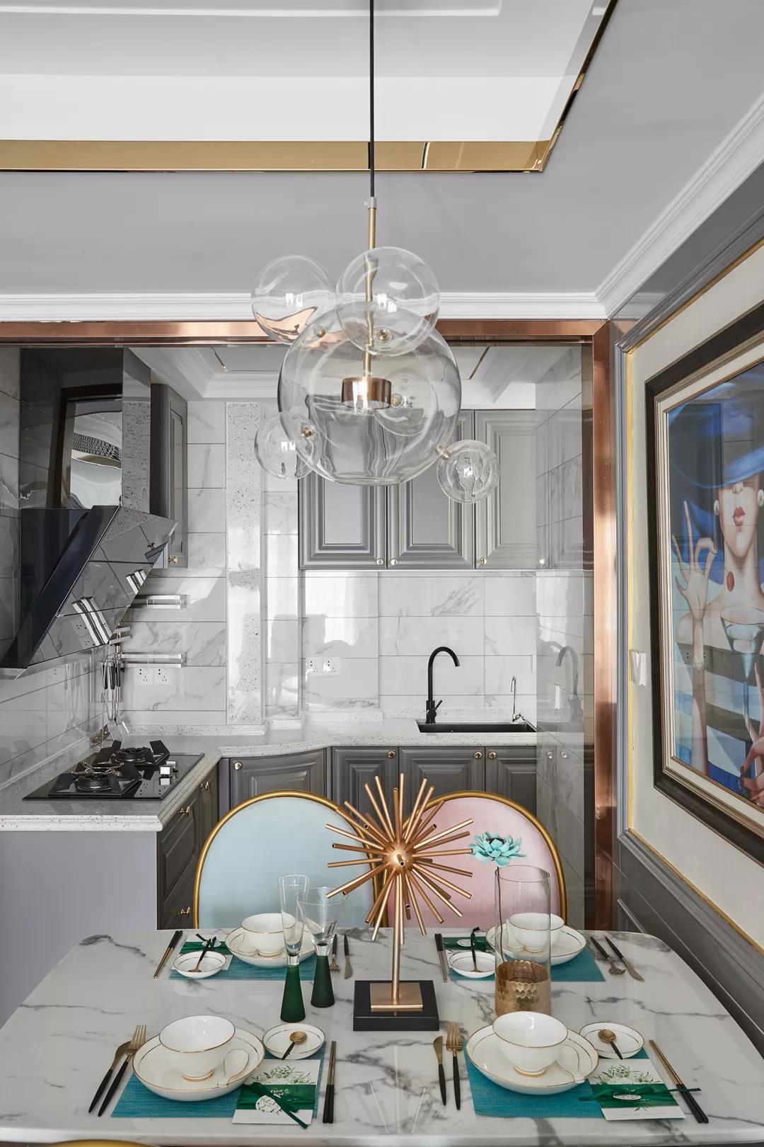 土味金大理石裝修，被她反手就改成Valentino般高貴奢華！