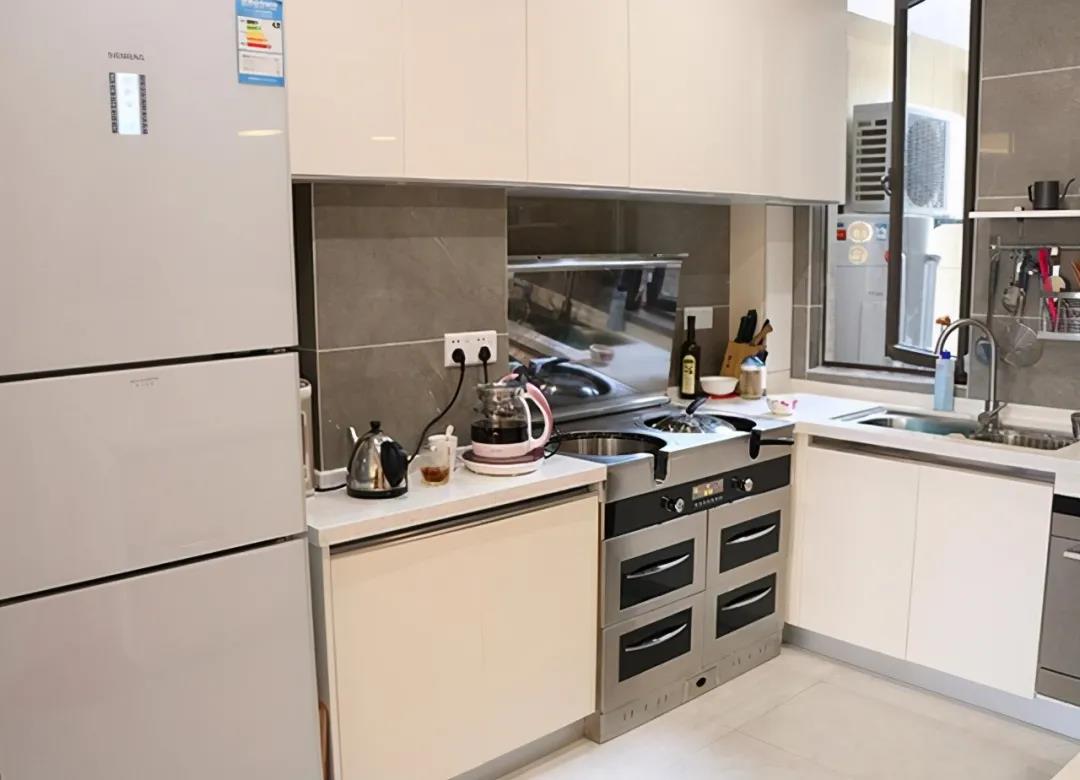 南昌夫妻極簡主義，90㎡北歐風兩居，特制吧臺太有品位了！