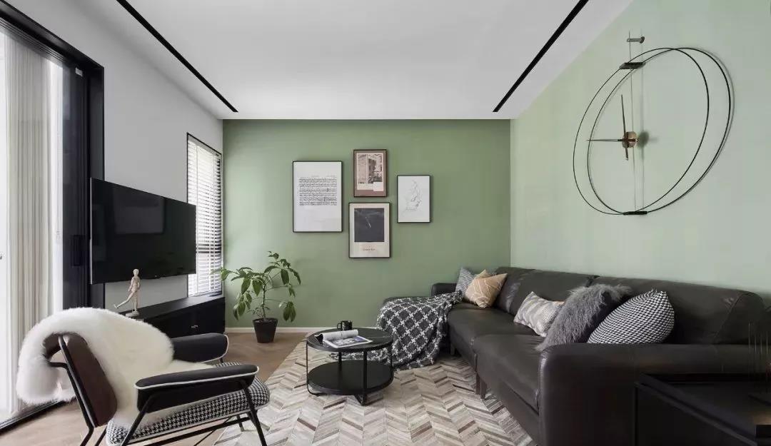 倔強老婆不聽勸，非要裝滿玻璃門，完工后我閉嘴了！	