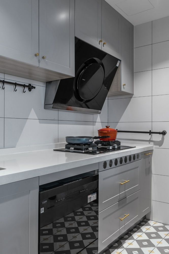 廚房“鑿壁借光”，臥室巧用空間，看廊坊夫妻玩轉(zhuǎn)89㎡小屋