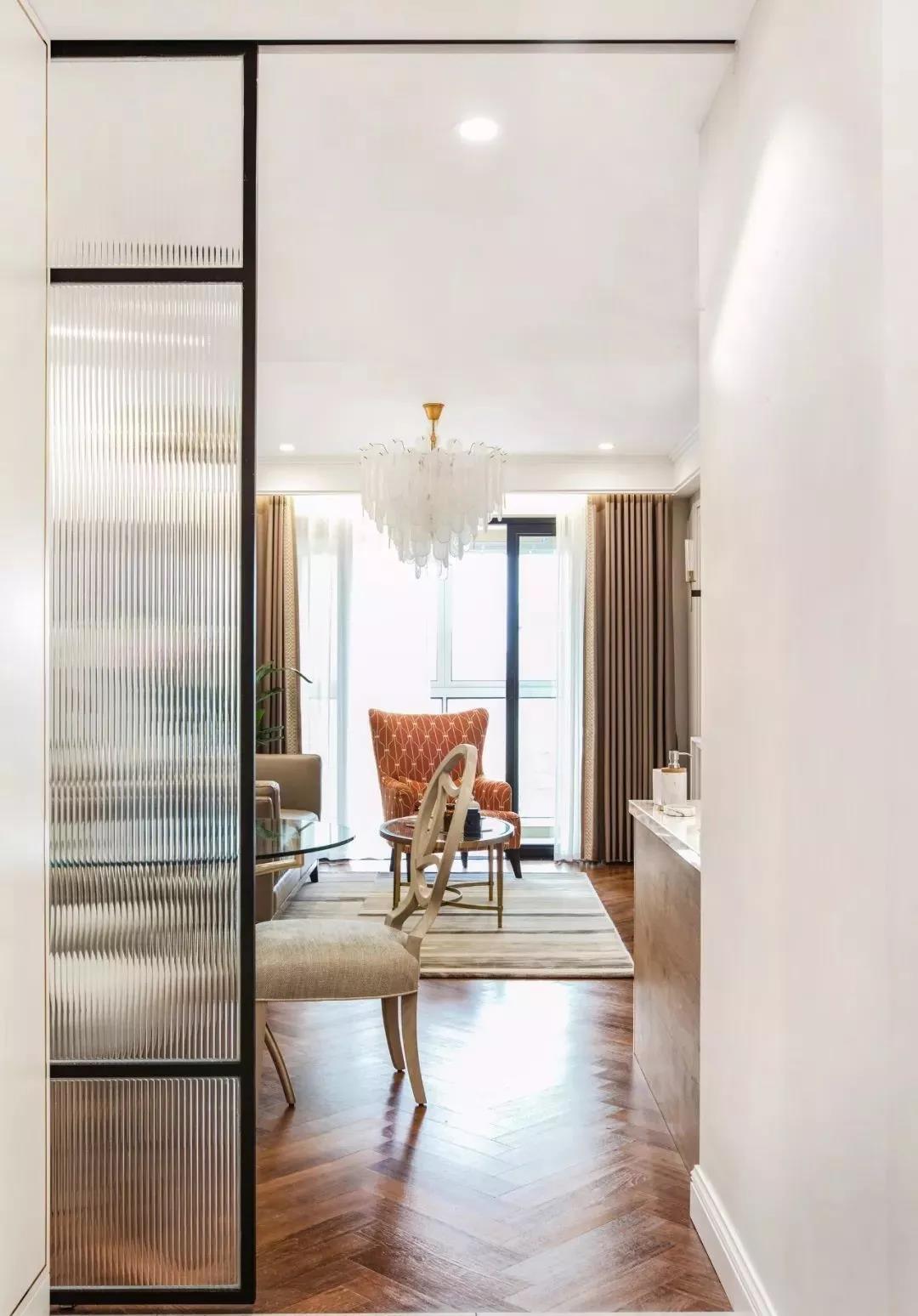 衣帽間內(nèi)藏書房，這套成都95㎡美式婚房，給滿分！