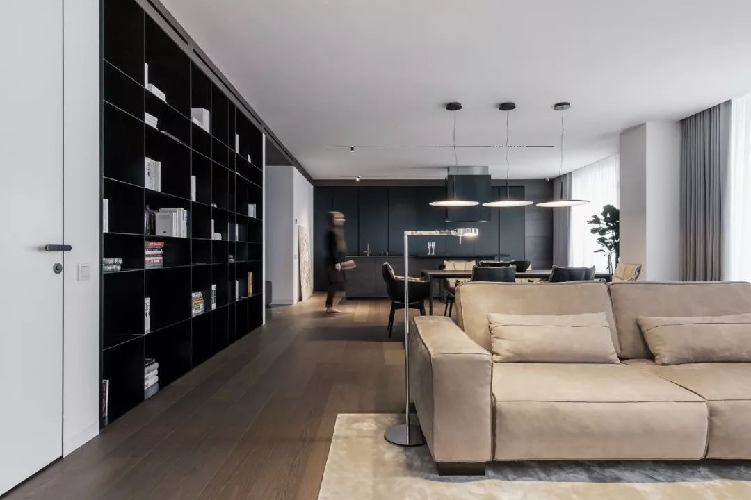 島臺廚房+衣帽間，這個143㎡現代工業風三居室可不簡單