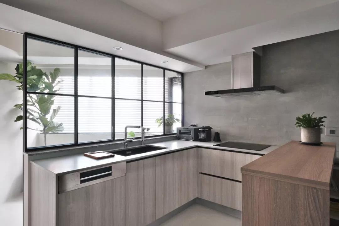 絕美！看完她家的極簡風，今晚做夢又有素材了