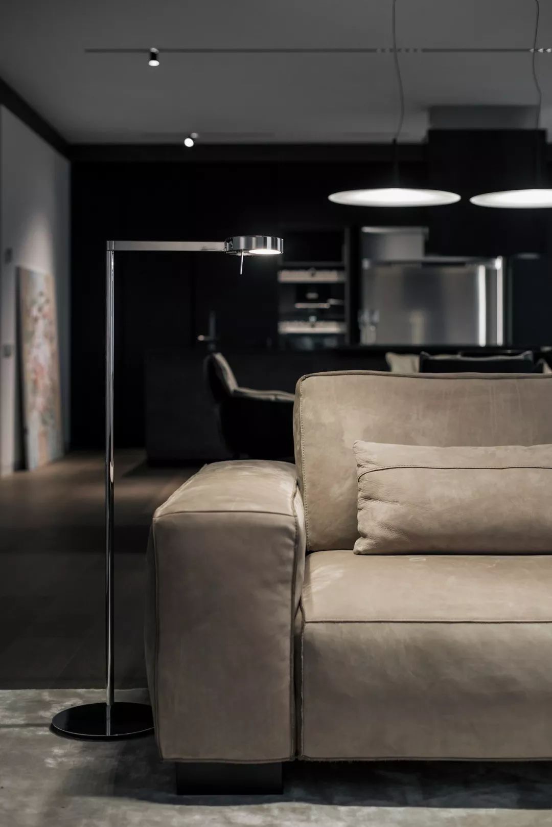 島臺廚房+衣帽間，這個143㎡現代工業風三居室可不簡單