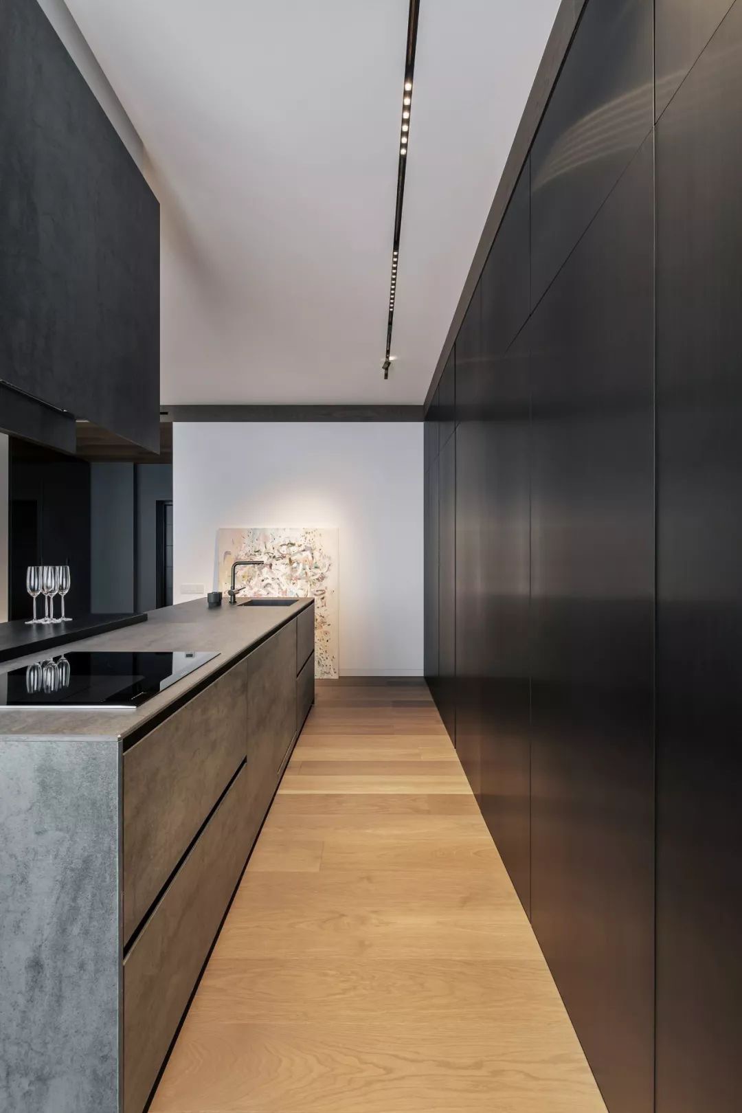 島臺廚房+衣帽間，這個143㎡現代工業風三居室可不簡單