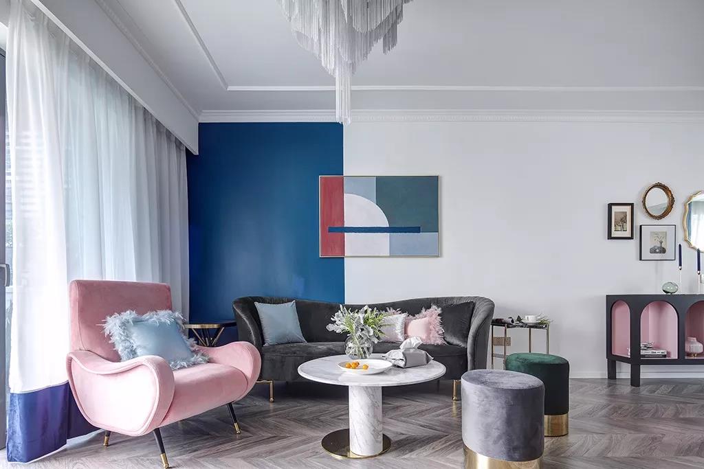她家的140㎡輕法式復(fù)古宅，藍粉撞色簡直太好看！