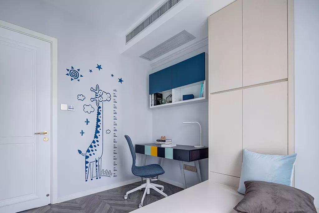 她家的140㎡輕法式復(fù)古宅，藍粉撞色簡直太好看！