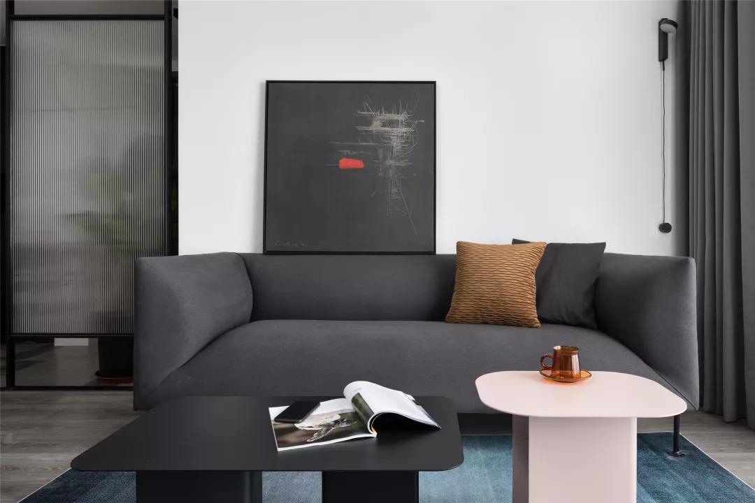 深圳夫妻買下97㎡老房，客廳隔出書房，不砸墻也能大變樣