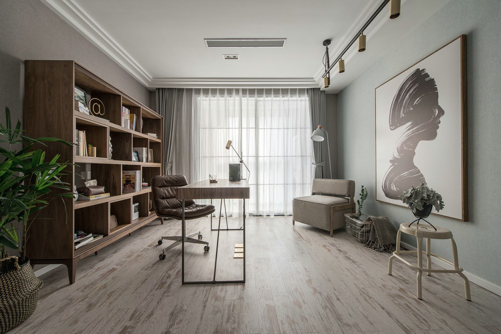 隱藏在電視墻后面的陽(yáng)光書房