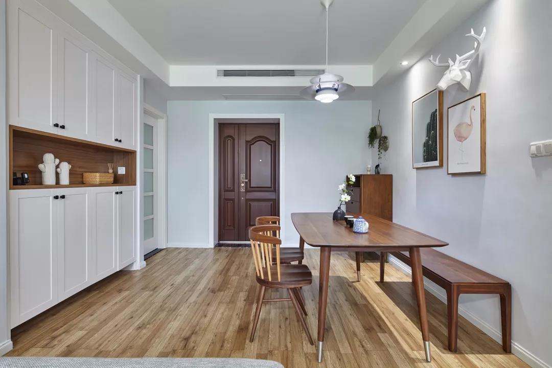 客廳變“圖書館”，陽臺變“觀景茶室”，這個(gè)家超仙氣！