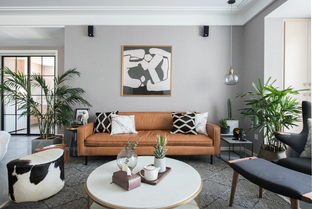 隱藏在電視墻后面的陽(yáng)光書房