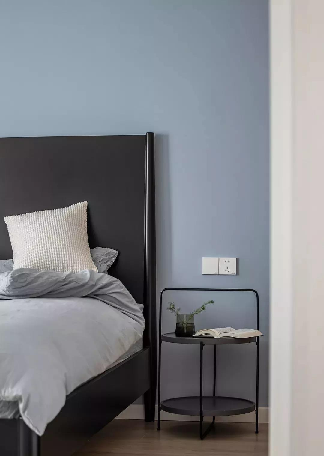 成都90㎡老房改造記丨客廳柜子橫著放，既能分區又能裝