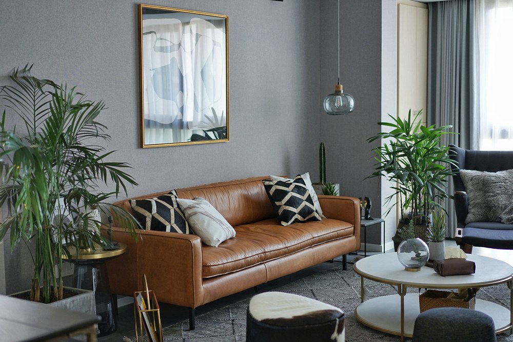 隱藏在電視墻后面的陽(yáng)光書房